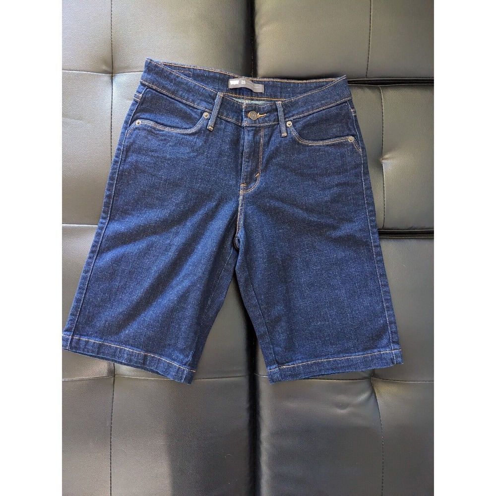 Levis Women's IRREGULAR Blue Straight Denim Shorts Size 28, NWOT